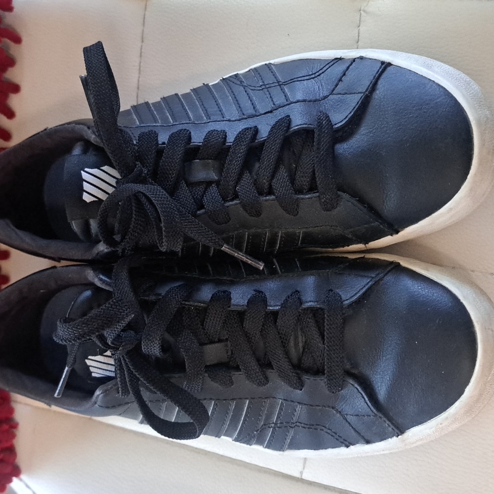 K-Swiss runners